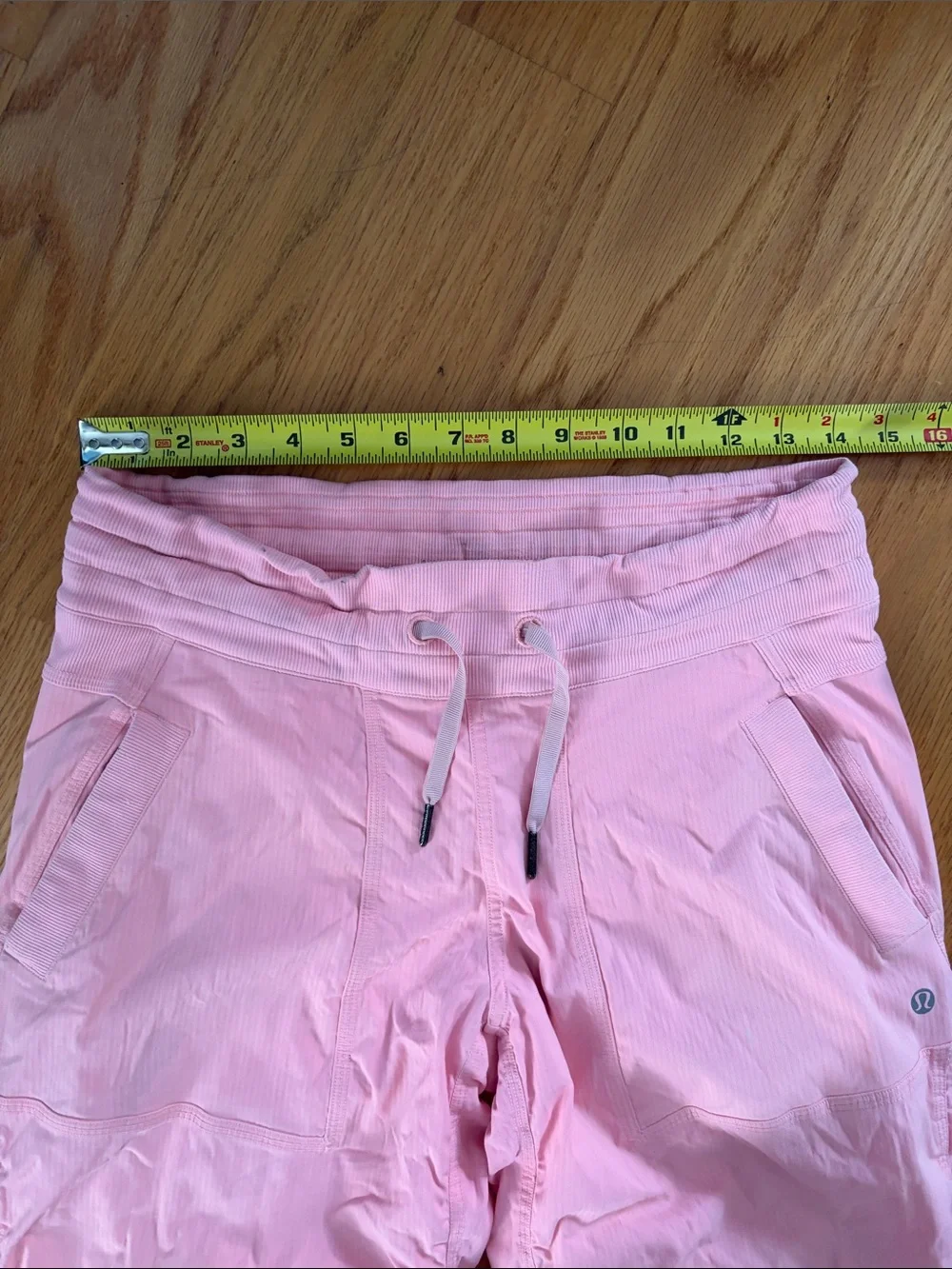 Lululemon studio dance pant Capri 6 light pink/peach
